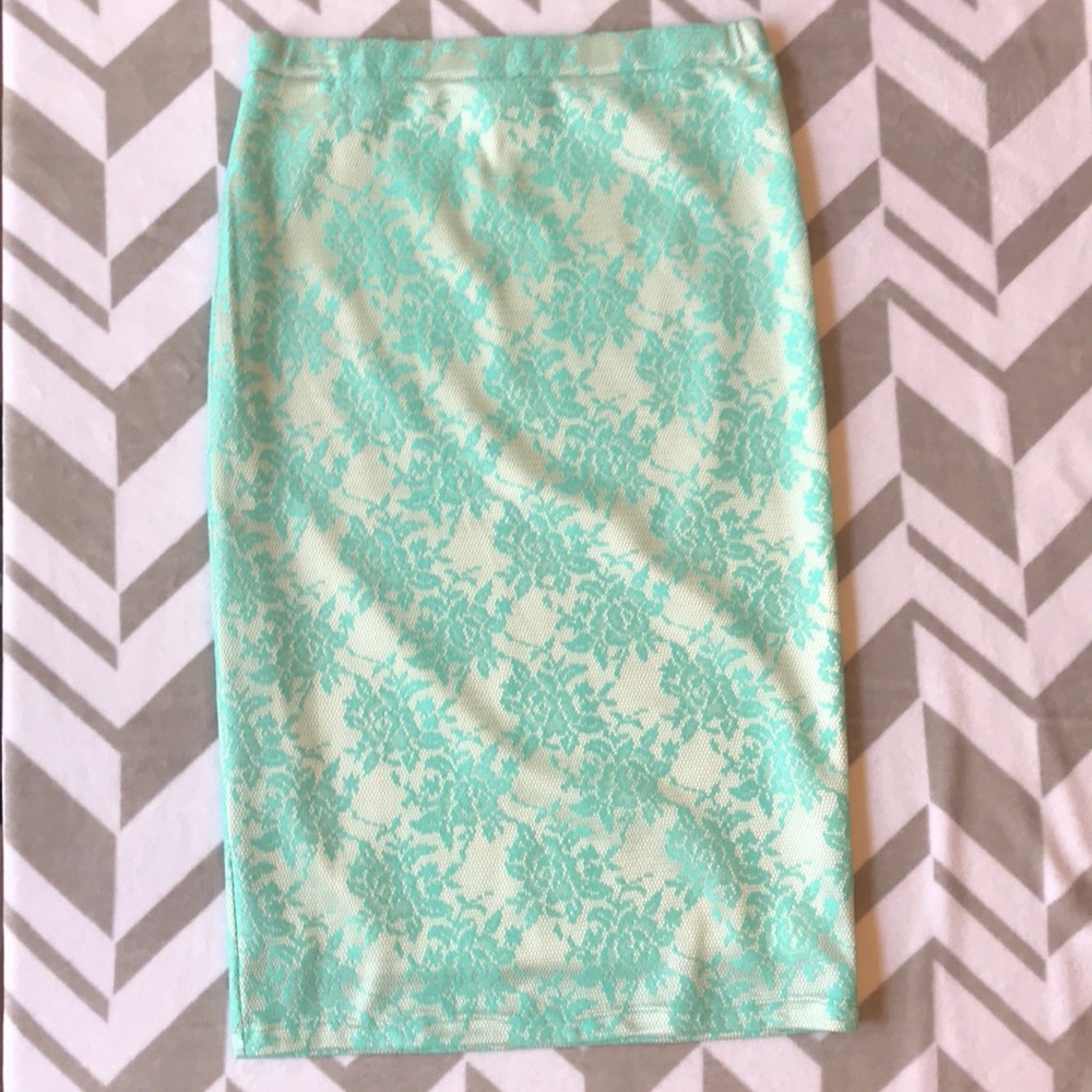 Zulily Moa brand Women’s mint lace pencil skirt